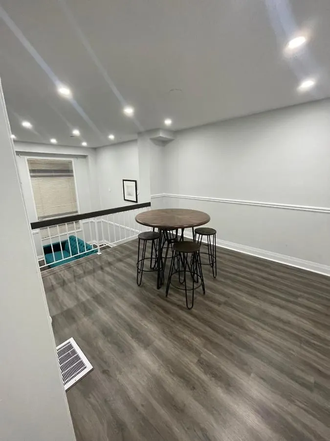 Homestay Triple M Lodge Master Bedroom Mississauga